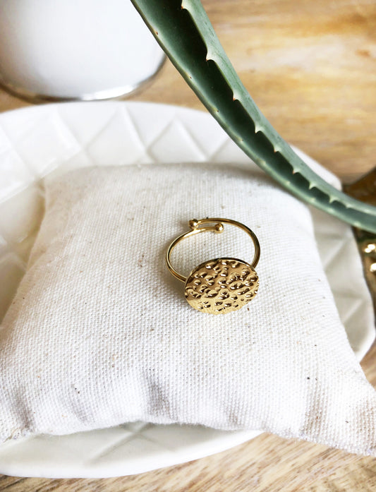 Angela Ring