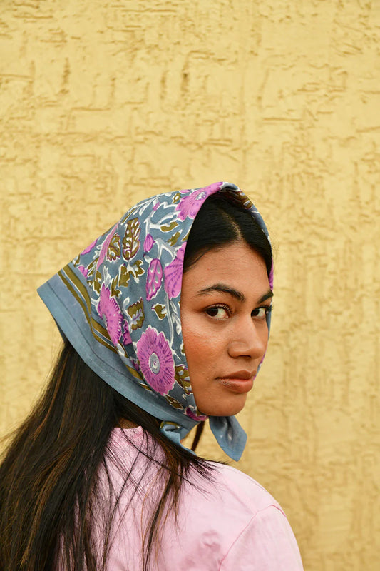 petit foulard fleurie ani bleu les piplettes