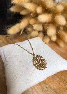 COLLIER_LEILA_1