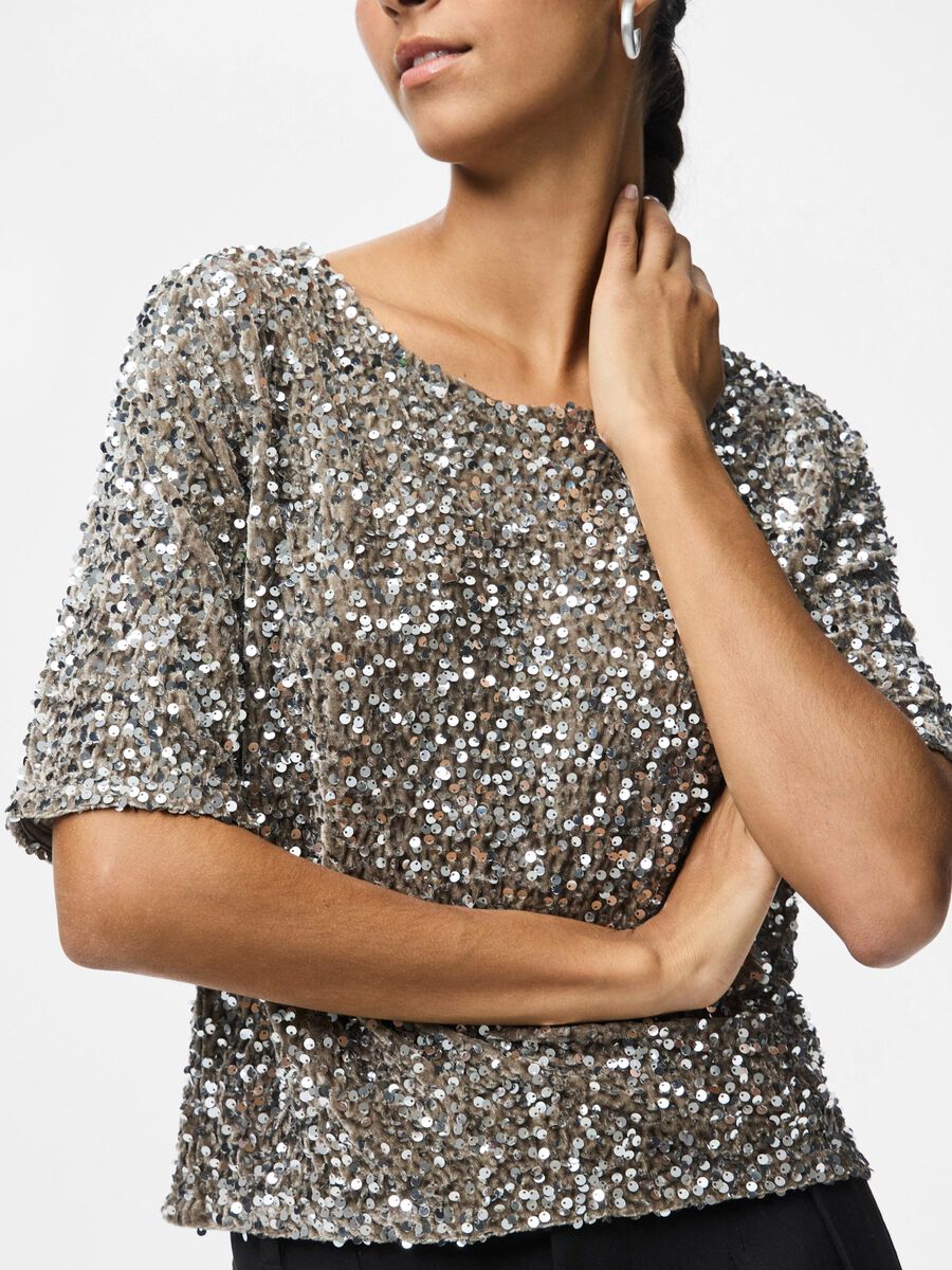 17132951_Morel_1153091_006 Blouse Stella porté par la modèle