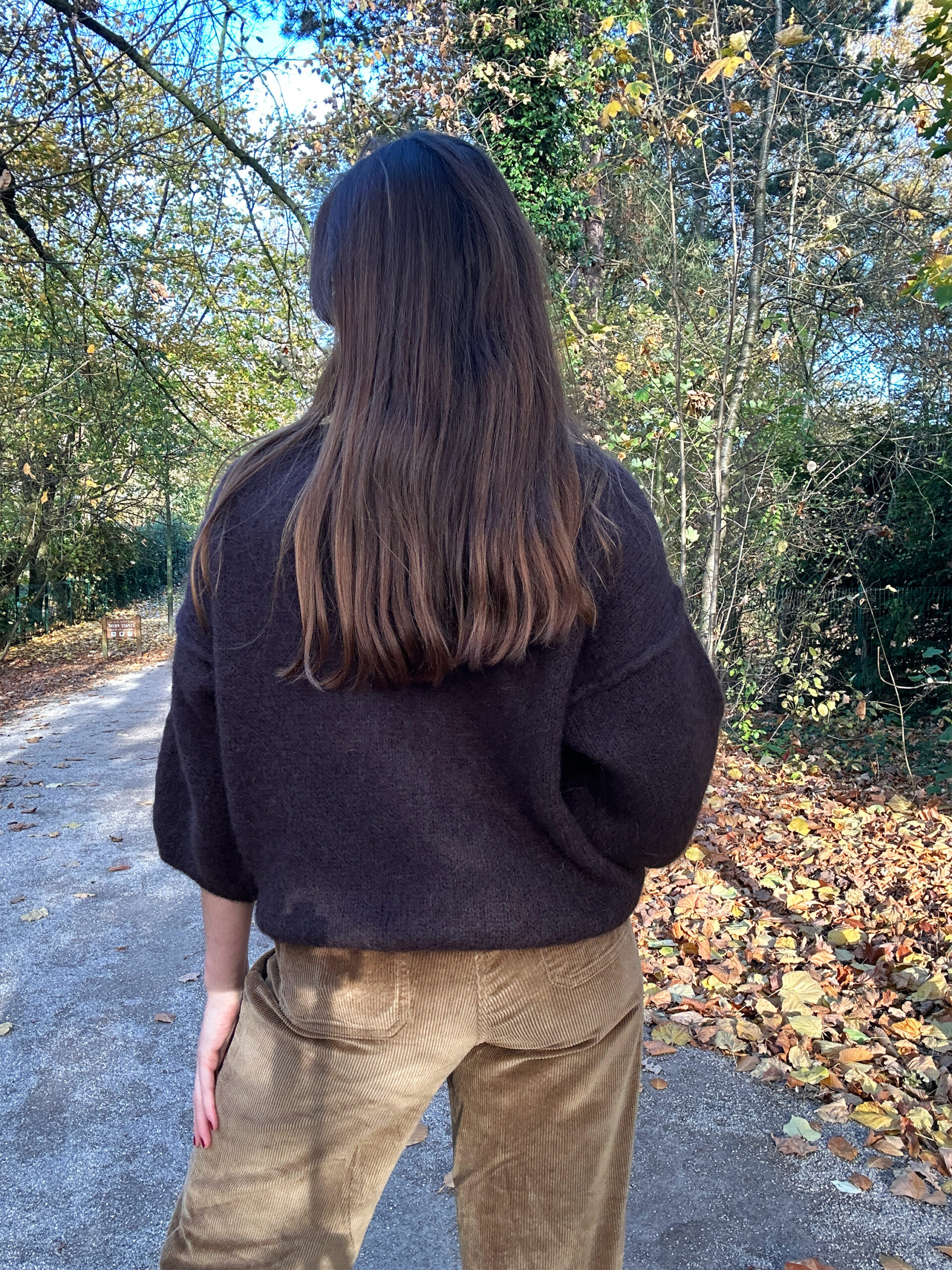 pull-milo-lespiplettes5 Pull MILO porté par la modèle de dos