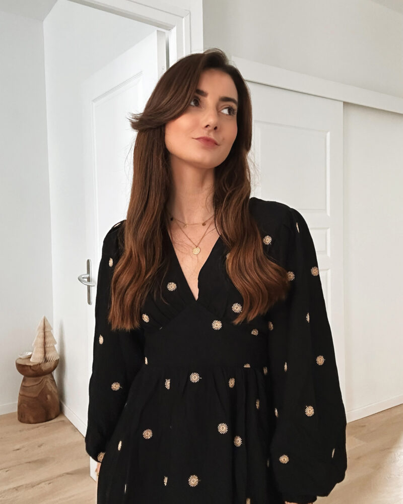 Robe Bertille Noire avec soleil doré