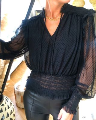 Les détails de notre blouse GRETA que l’on adore..! 🌟🎄

www.lespiplettesstore.fr

#lespiplettes #shopping #mode #lille #vieuxlille #arras #paris #lemarais #valenciennes #amiens #letouquet #strasbourg #toulouse #eshop #nouvellecollection #glamparty #fashionstyle #fashionaddict